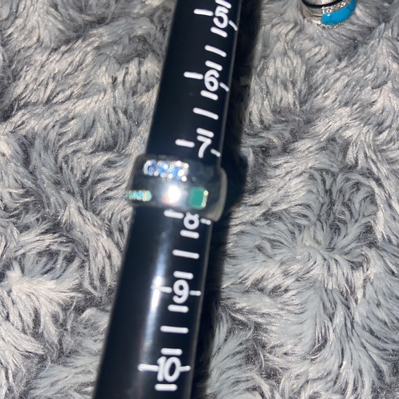 Silver tone band ring with green enamel and blue stones size 7.5/8 - Picture 6 of 14